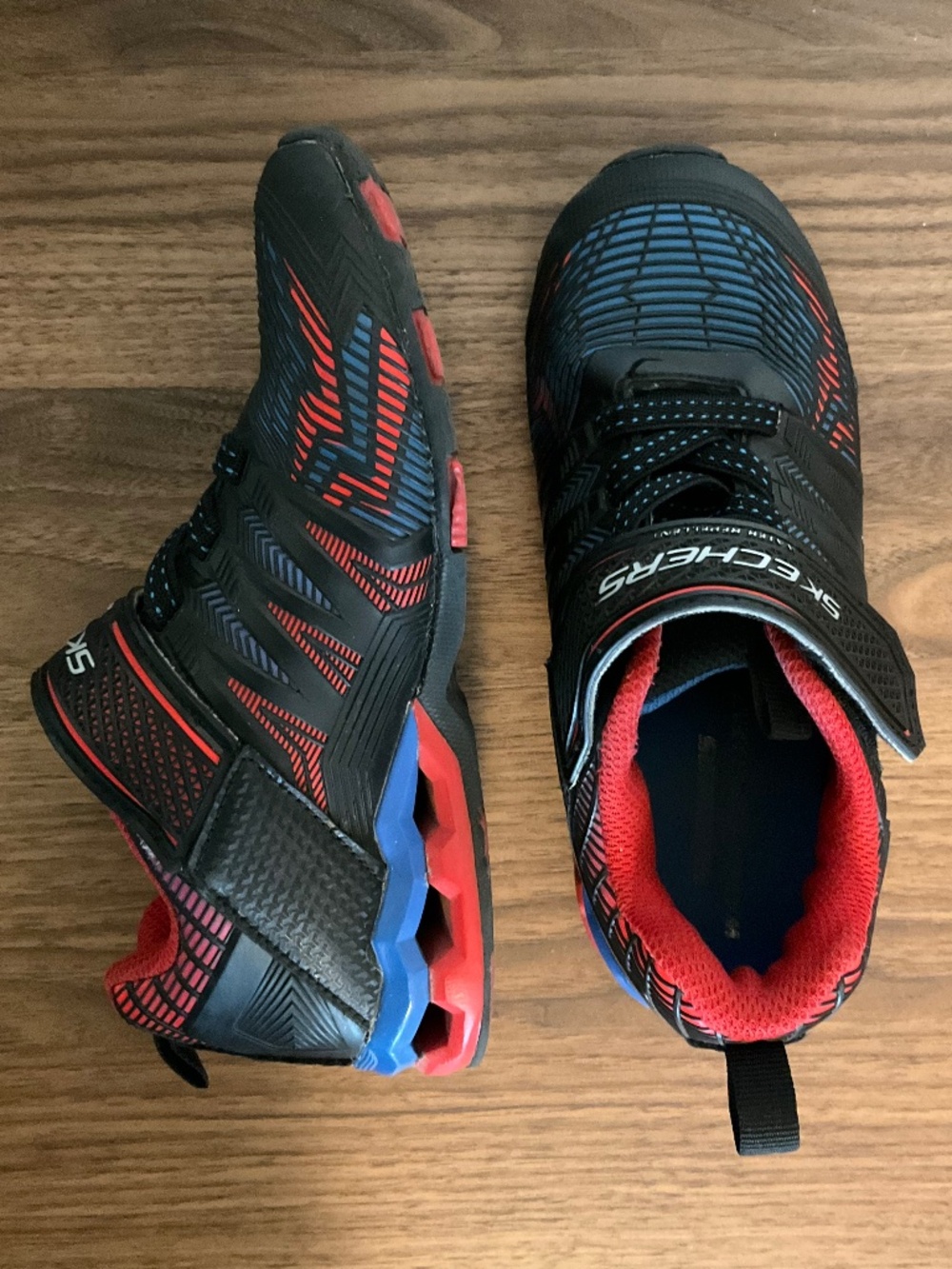 Skechers hydro static-nidro sport sneakers/shoes in black and blue, size 1 youth